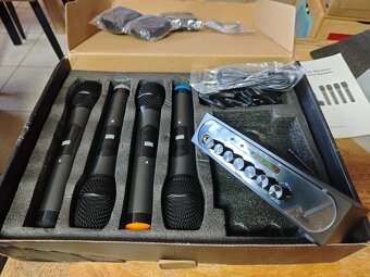 Přenosný 4kanálový bezdrátový mikrofonní systém LiNKFOR UHF - 6