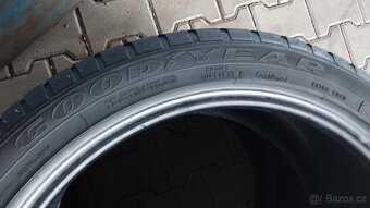 Prodám 2 x letní pneu Goodyear 255/40/19 - 6
