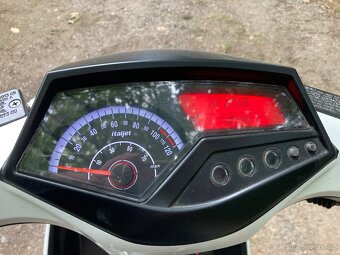 Prodám skútr Longjia formula 125cm 6.5kw - 6