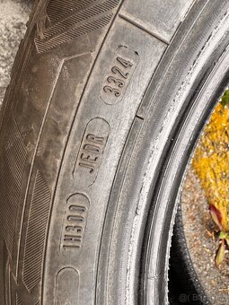 4x zánovní zimní pneu GoodYear 225/55 R17 101V XL - 6