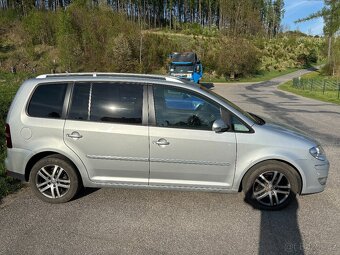 VW Touran 2.0 TDI DSG - 6