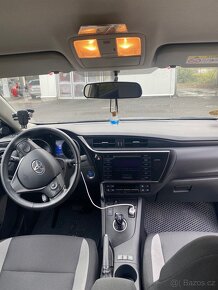 Toyota Auris hybrid + LPG - 6
