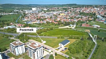 PRODEJ POZEMKU NA HLAVNÍM TAHU E50 UHERSKÝ BRD - 6