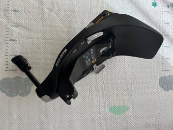 Autosedačka Maxi-Cosi Cor 360 + základna FamilyFix 360 - 6