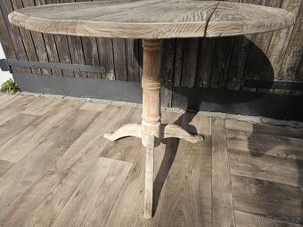 Masivní rozkládací stolek - 6