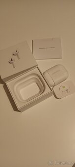 AirPods pro 3 - 6