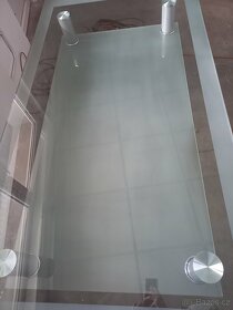 Skleněný stůl pro 6 osob - 6