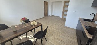 Pronájem nadstandardního bytu 2+KK se sdílenou terasou v Čes - 6