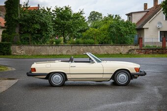 Mercedes-Benz SL 380 R107 - 6