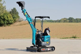 minirypadlo, minibagr, bagr, motor kubota - 6