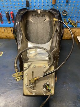 Aprilia Tuono 1000 2007 - 6