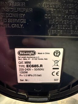 Pákový kávovar DeLonghi EC685.R Dedica - 6