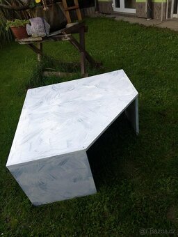 interierový či venkovní stůl kovová konstrukce,regálky atd, - 6