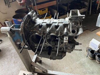 VOLKSWAGEN TRANSPORTER T2 - 6