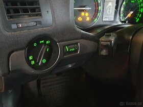 Škoda Octavia 2 combi 1.9 TDI BXE díly - červená 8151 - 6