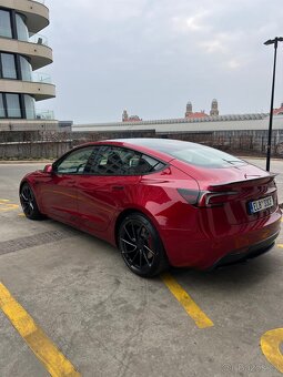Tesla Model 3 PERFORMANCE 06/2024 Super Red - 6