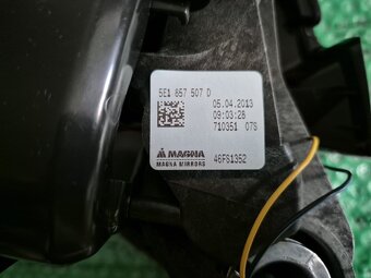pouzdro levého zrcátka Škoda Octavia III - 6