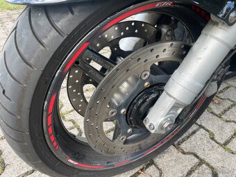 Yamaha FJR 1300 - 6