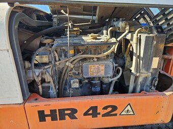 Pásový bagr Terex HR42 - 6