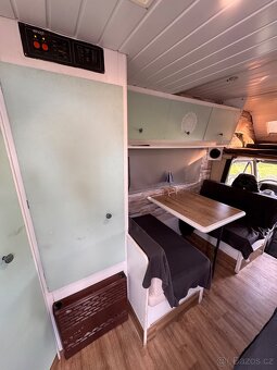 Obytný automobil,Alkovna, Ford Transit - 6