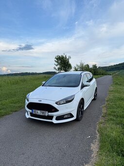 Ford Focus ST 2.0 TDCI 136 kW RECARO - 6