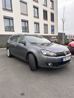 Volkswagen Golf - 6