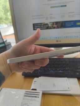Nothing Phone 1 (A063) 8GB/256GB skvělý stav - 6