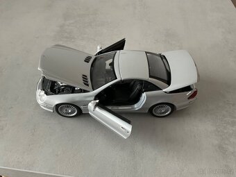 Model Mercedes Benz SL 55AMG 1:18 - 6