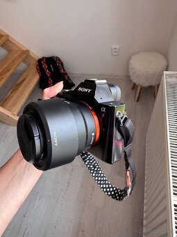 Sony a7 tělo + objektiv FE50mm F1,8 + příslušenství - 6