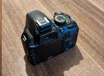 Nikon D3100 + příslušenství - 6