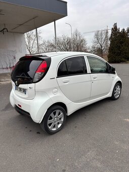 Peugeot iOn electric - 6