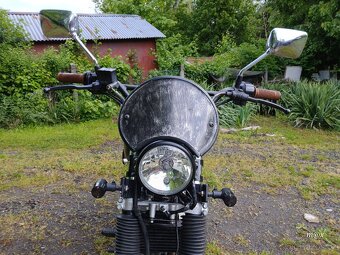 Suzuki XF 650 Freewind - 6