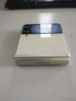 Prodám Samsung Galaxy Z flip 3 - 6