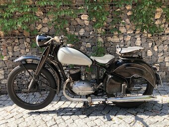 ČZ 125 T z roku 1949 s TP - 6