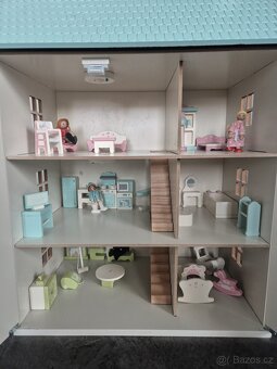Dřevěný dětský domeček pro panenky - 6