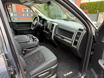 DODGE RAM CLASSIC PENTASTAR 6 míst - 6