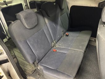 ND / Náhradní díly z Nissan NV200 / Po dílech - 6