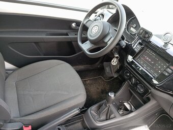 VW Up 1,0i , klimatizace, vyhřívaná sedadla - 6