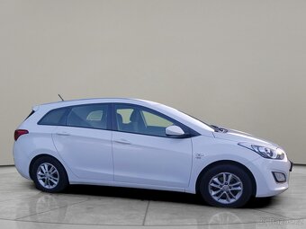 Hyundai i30 1,4 73 kW KOMBI TRIKOLOR - 6