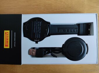 Originální čepice a chytré hodinky Formule 1 Pirelli - 6