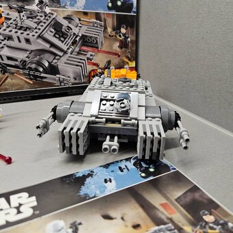 LEGO Star Wars 75152 Imperial Assault Hovertank - 6