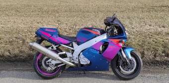Yamaha YZF 750 R - 6