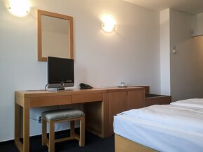 Prodám soukromý pokoj v komplexu Wellness Hotelu Frymburk. - 6