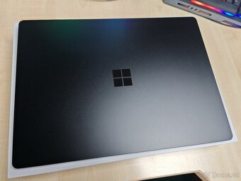 Microsoft Surface Laptop 5 - 13.5". 10 jader i7 1255U, 16GB - 6