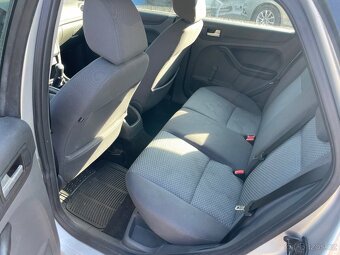 Prodám Ford Focus r.v. 2005, 1.6i 74kw - 6