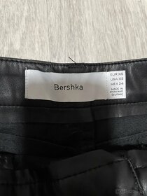 Prodám kožené dívčí kalhoty vel. XS zn. Bershka - 6