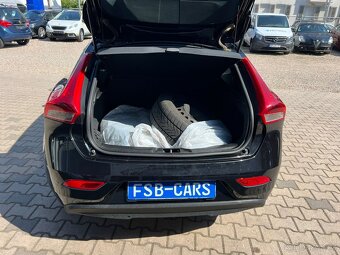 Volvo V40 2,0i 90kW T2 - 6