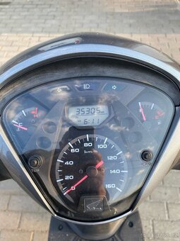 HONDA SH125D r.v. 2015 TOP STAV 2.MAJITEL - 6