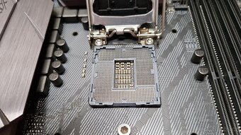 ❰ Základní deska | Asus Z370-F Gaming ROG Strix s. 1151 ❱ - 6