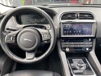 Jaguar F-Pace - 6